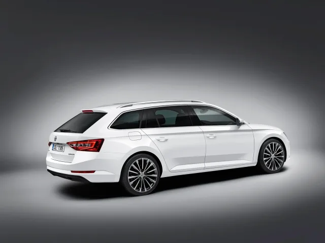 Skoda Superb Combi 1.5 TSI MT Ambition — 10