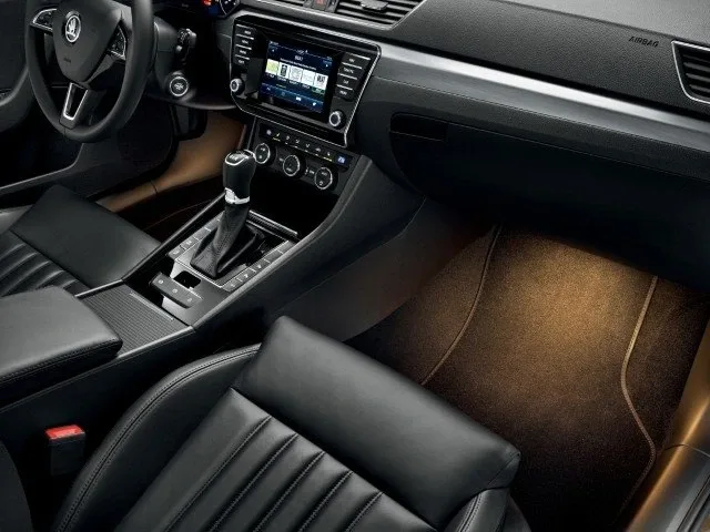 Skoda Superb Combi 1.5 TSI MT Ambition — 17