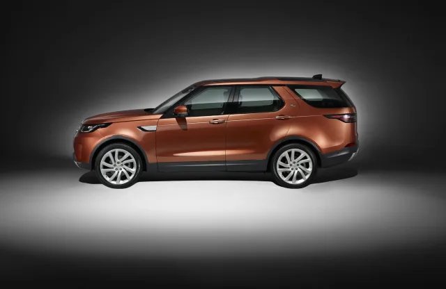 Land Rover Discovery 5 2017 SUV — 3