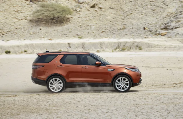 Land Rover Discovery 5 2017 SUV — 8