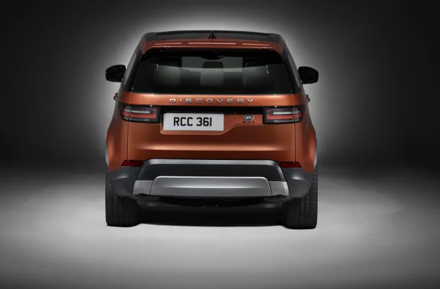 Land Rover Discovery 5 2017 SUV — 9