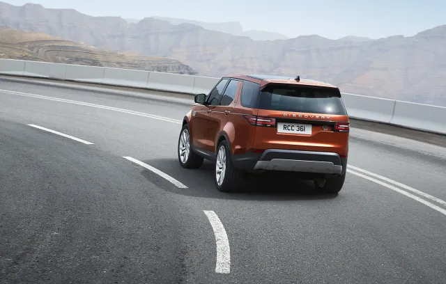 Land Rover Discovery 5 2017 SUV — 10
