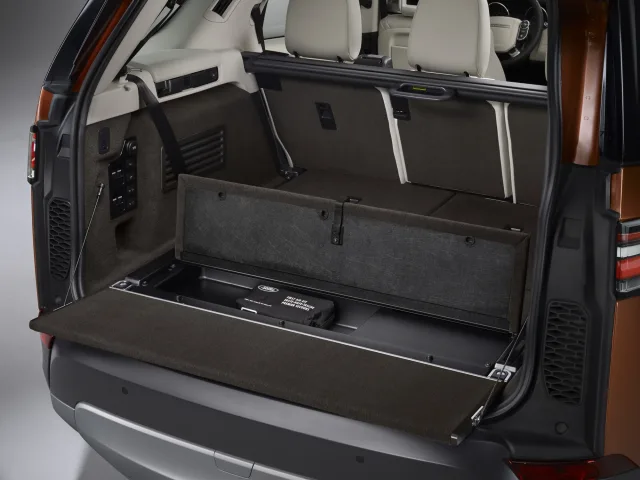 Land Rover Discovery 5 2017 SUV — 17