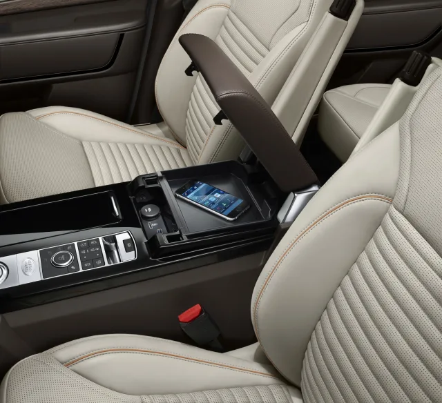Land Rover Discovery 5 2017 SUV — 19