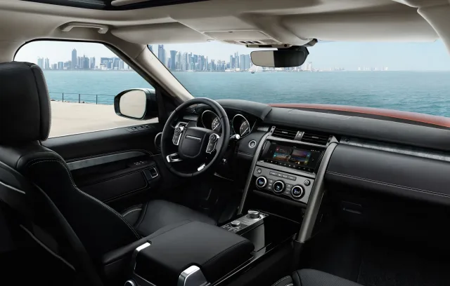 Land Rover Discovery 5 2017 SUV — 20