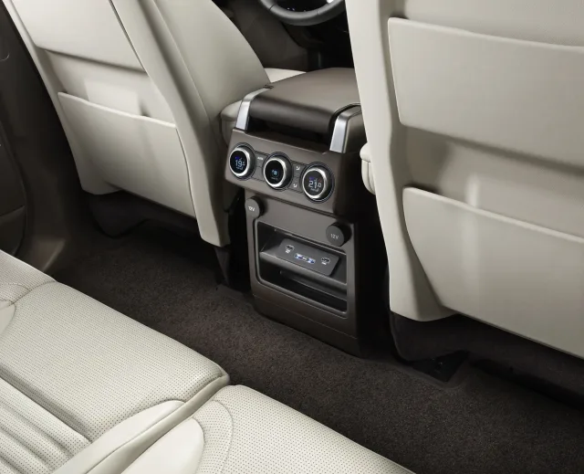 Land Rover Discovery 5 2017 SUV — 21