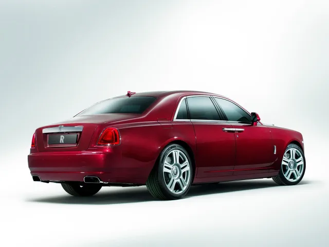 Rolls-Royce Ghost (Ролс Ройс Гост) седан — 2