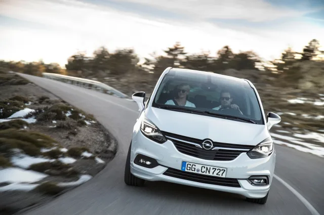Opel Zafira 2016 мінівен — 2
