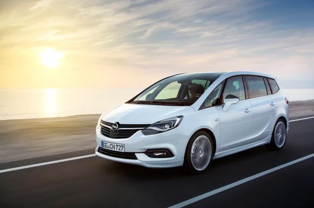 Opel Zafira 2016 мінівен — 6