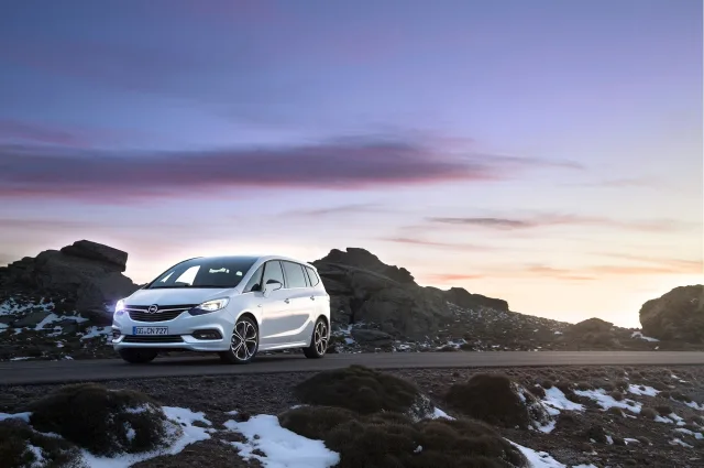 Opel Zafira 2016 мінівен — 8