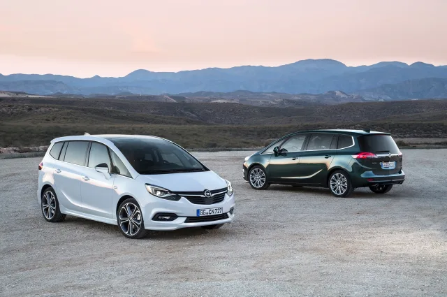 Opel Zafira 2016 мінівен — 10