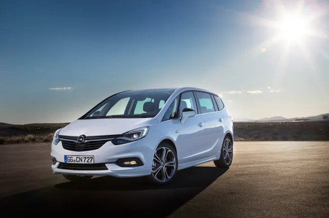 Opel Zafira 2016 мінівен — 11