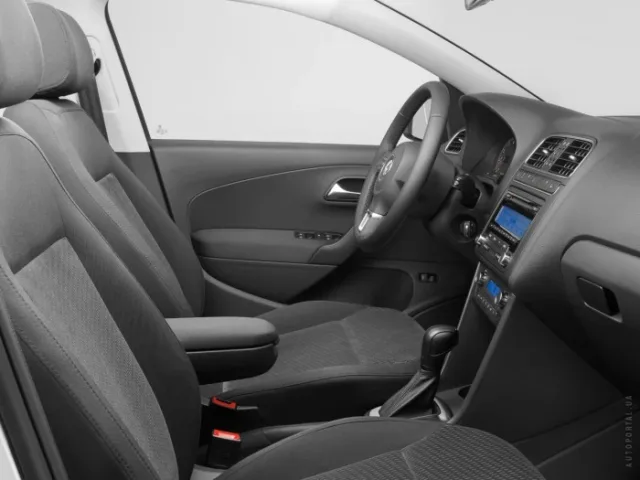 Volkswagen Polo 1.6 MT Style — 2