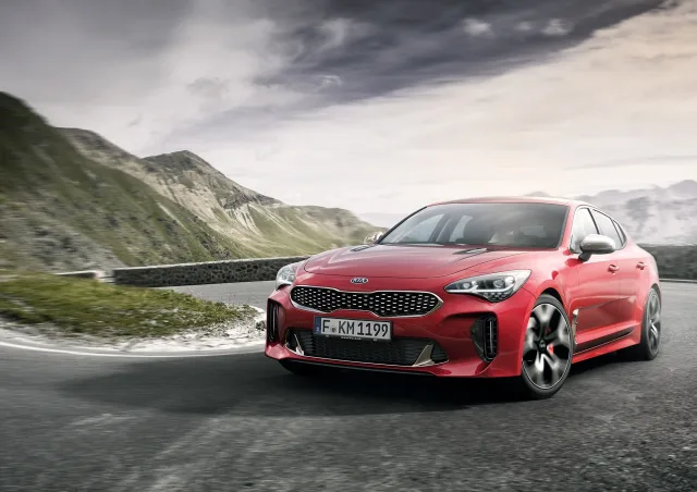 KIA Stinger хетчбек — 4
