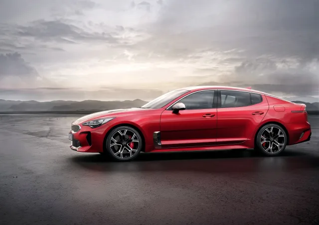KIA Stinger хетчбек — 9