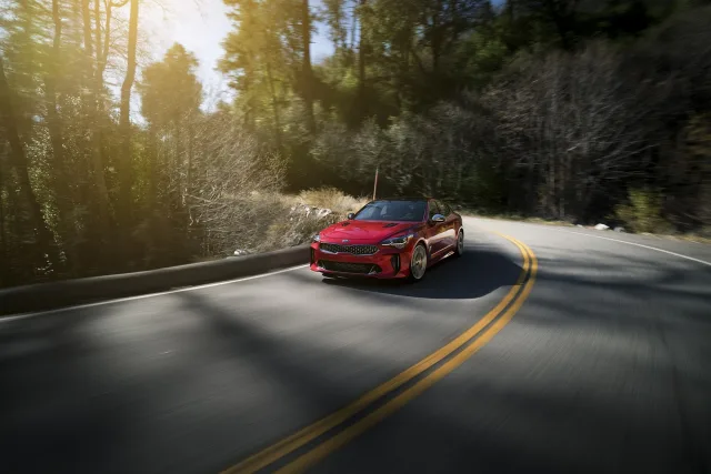 KIA Stinger хетчбек — 14