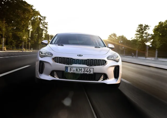 KIA Stinger хетчбек — 15