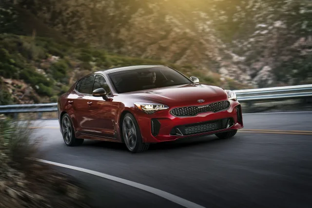 KIA Stinger хетчбек — 17