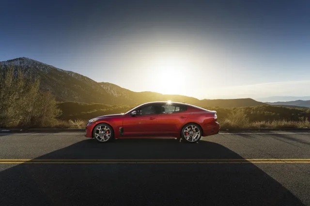 KIA Stinger хетчбек — 19