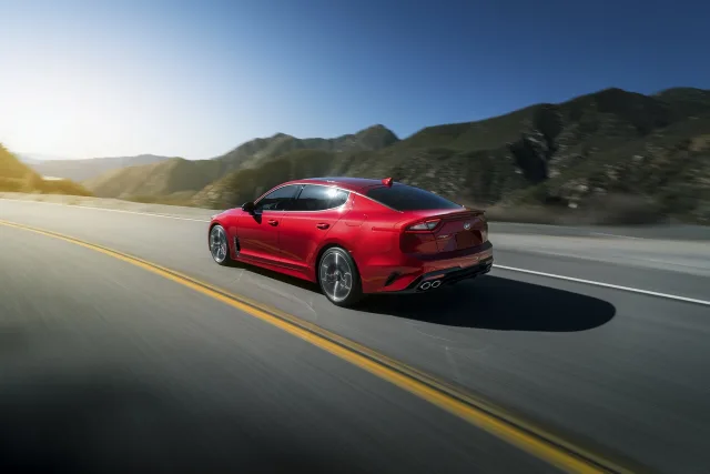 KIA Stinger хетчбек — 21
