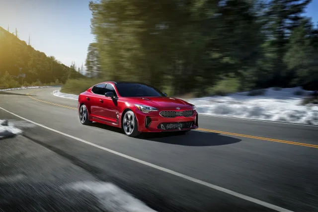 KIA Stinger хетчбек — 25