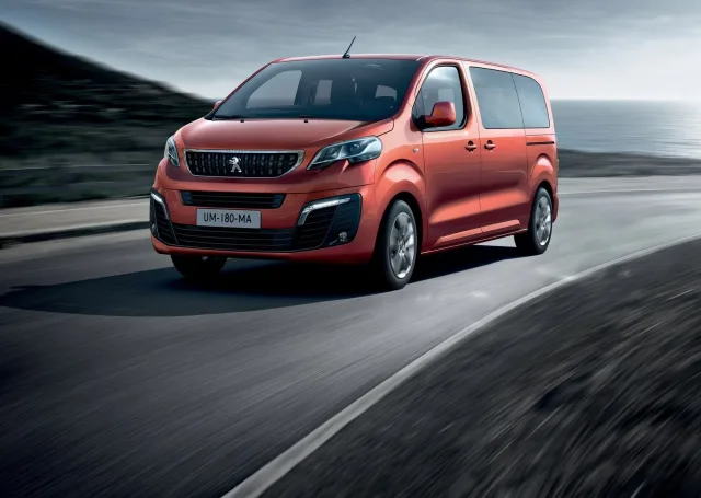 Peugeot Traveller мінівен — 2