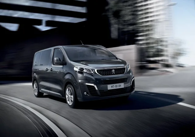 Peugeot Traveller мінівен — 3