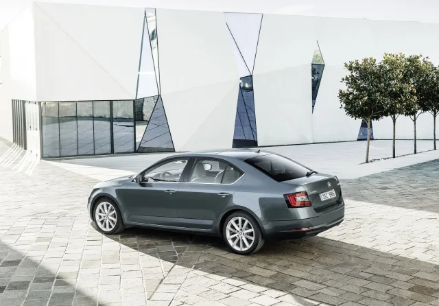 Skoda Octavia A7 FL хетчбек — 11