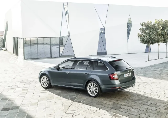 Skoda Octavia Combi A7 2017 універсал — 14