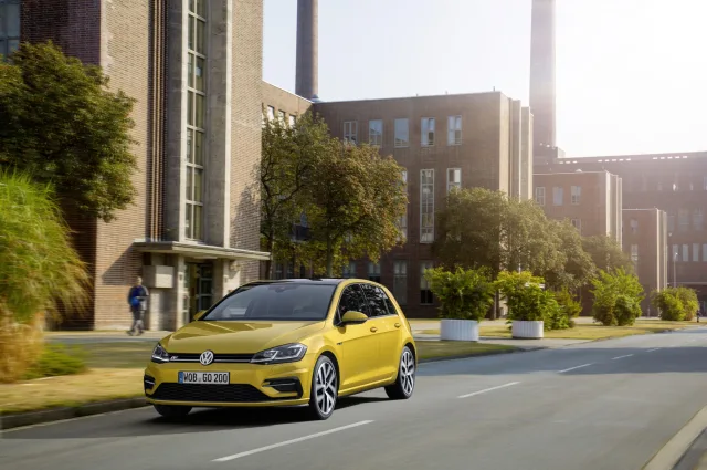 Volkswagen Golf VII 1.4 TSI AT Team — 4