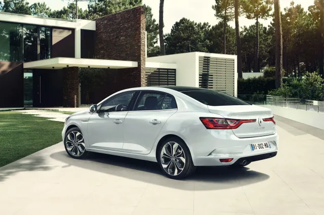Renault Megane IV Sedan sedan — 4