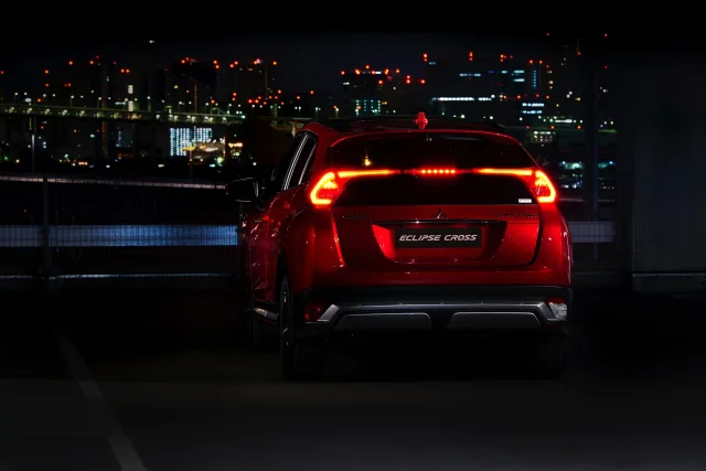 Mitsubishi Eclipse Cross 2017 кросовер — 2