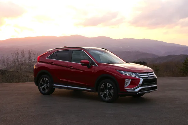 Mitsubishi Eclipse Cross 2017 кросовер — 9