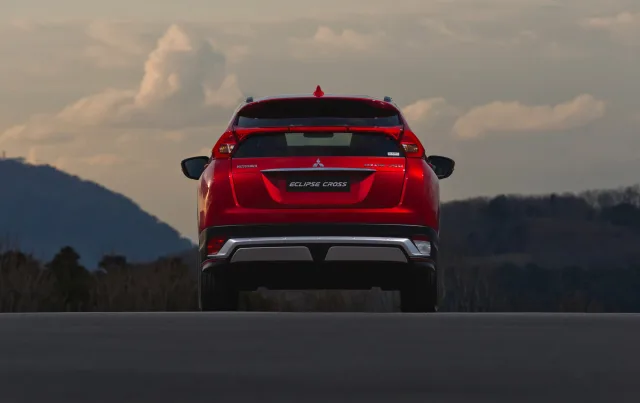 Mitsubishi Eclipse Cross 2017 кросовер — 10