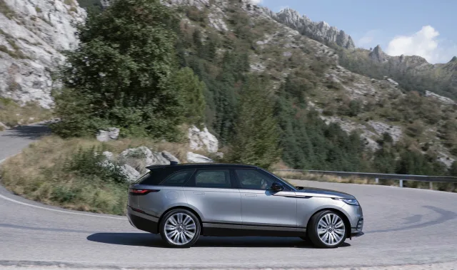 Land Rover Range Rover Velar 2017 (Ленд Ровер Рейндж Ровер Велар) кроссовер — 2