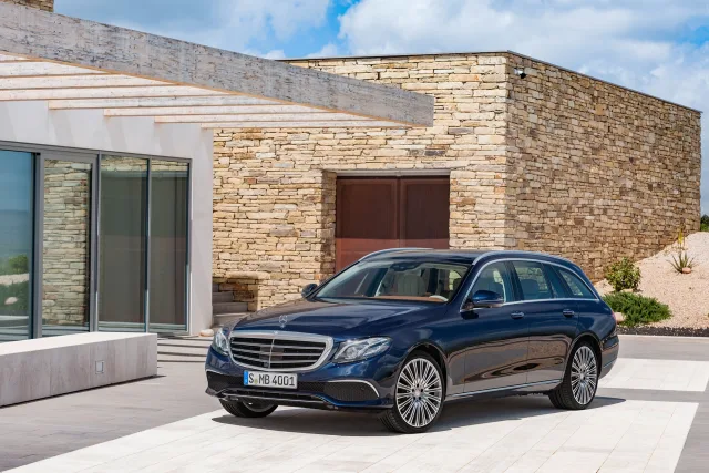 Mercedes-Benz E-Class Wagon 200d AT — 6