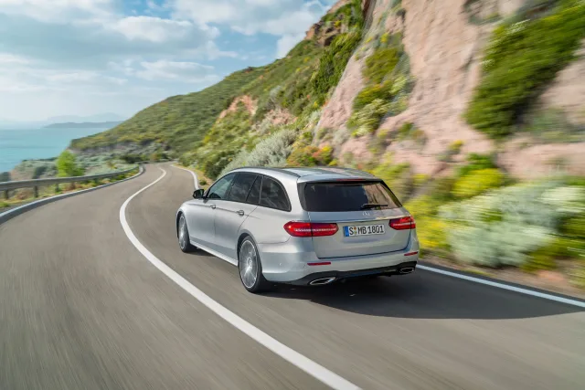 Mercedes-Benz E-Class Wagon 200d AT — 7