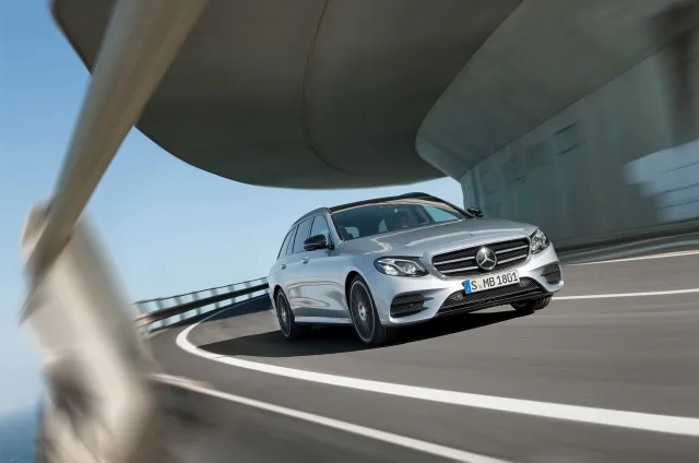Mercedes-Benz E-Class Wagon 200d AT — 10