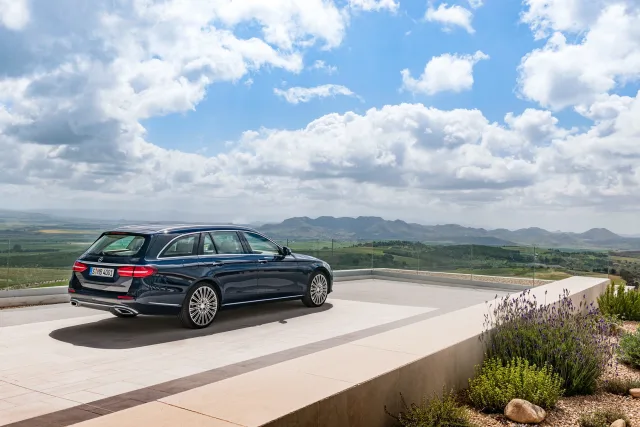 Mercedes-Benz E-Class Wagon 200d AT — 11