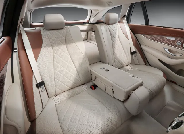 Mercedes-Benz E-Class Wagon 200d AT — 14