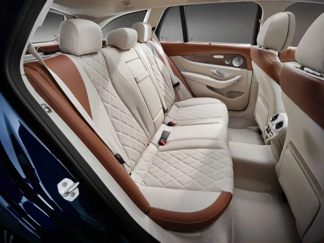 Mercedes-Benz E-Class Wagon 200d AT — 15