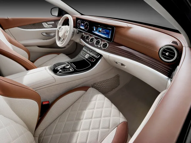 Mercedes-Benz E-Class Wagon 200d AT — 18