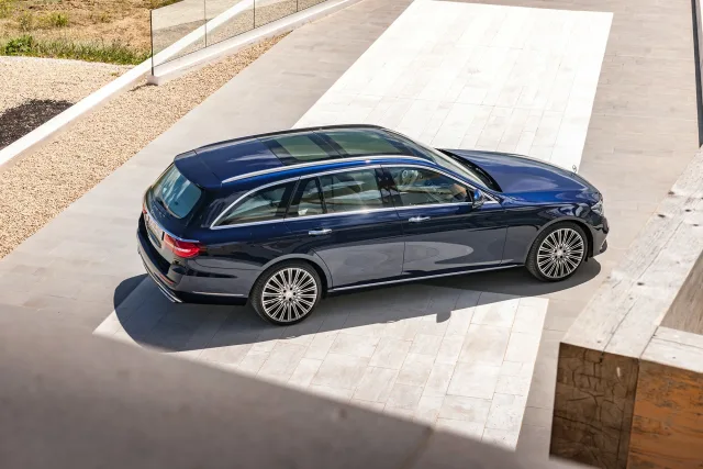 Mercedes-Benz E-Class Wagon 200d AT — 12