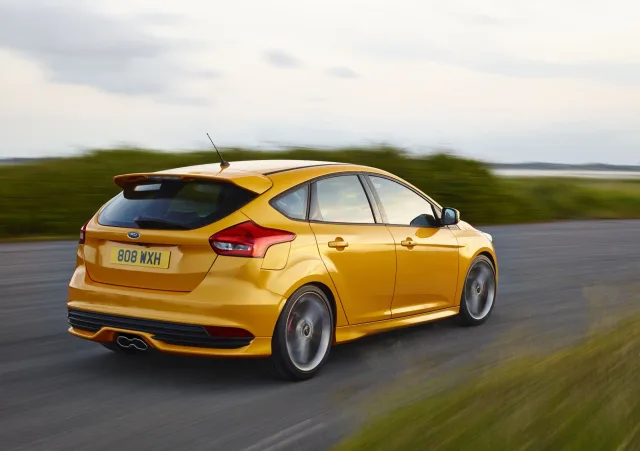 Ford Focus ST 2014 хетчбек — 4