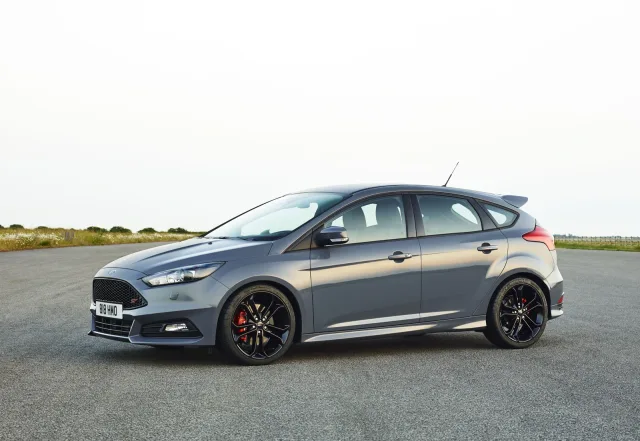 Ford Focus ST 2014 хетчбек — 5