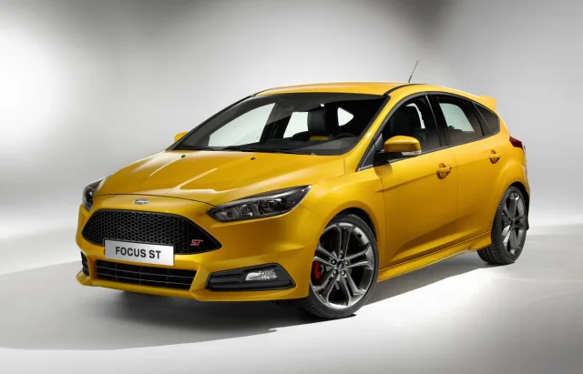 Ford Focus ST 2014 хетчбек — 8