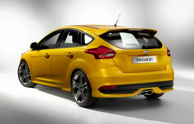 Ford Focus ST 2014 хетчбек — 10