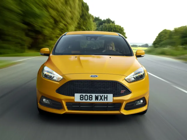 Ford Focus ST 2014 хетчбек — 12
