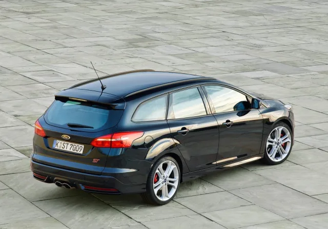 Ford Focus ST Estate 2014 station wagon — 6