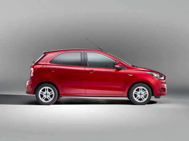 Ford Ka+ hatchback — 12